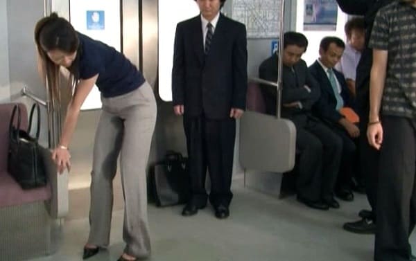 北条麻妃がピタパンにオシッコお漏らし