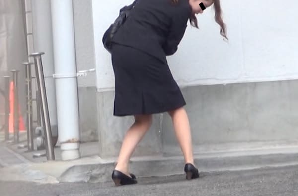 OLがオシッコお漏らし