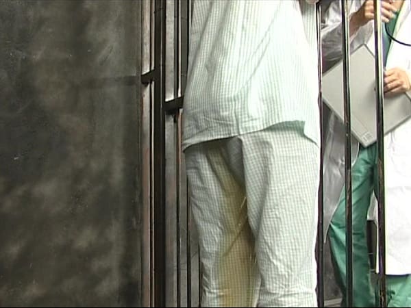 藤崎あんなが下痢便お漏らし