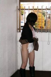 紙オムツ丸出し