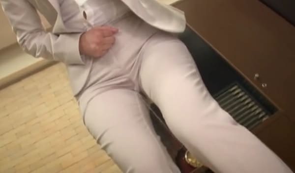 葵つかさがピタパンにオシッコお漏らし