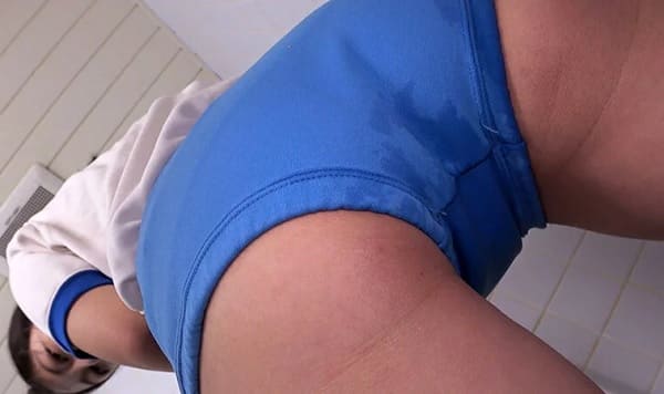 澄河美花がブルマーにオシッコお漏らし