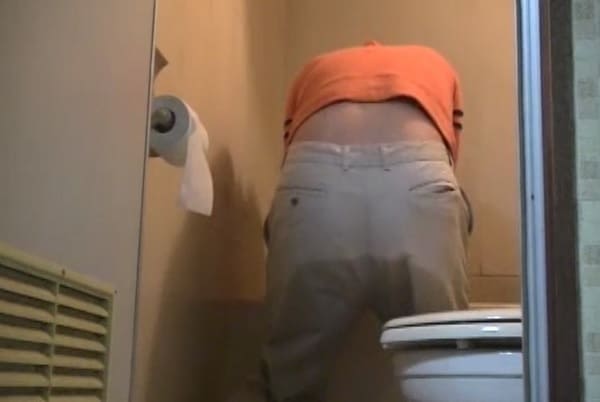 女性スカトロマニアがウンチお漏らし