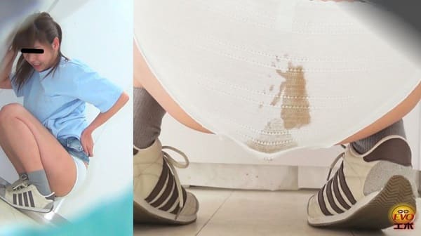 純白パンティ丸出しでウンチお漏らし