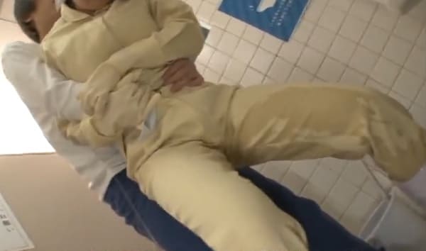 オシッコお漏らし