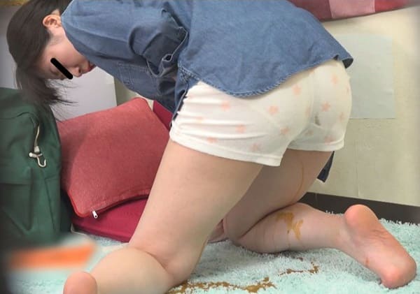 女子大生が下痢便お漏らし
