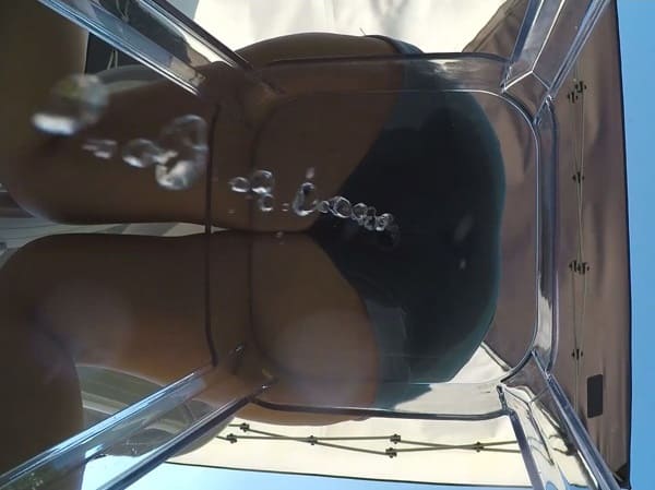 ホットパンツにオシッコお漏らし