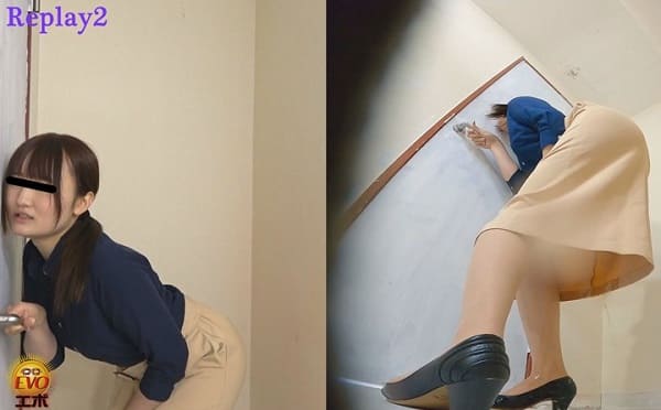 女教師が内股ポーズでオシッコお漏らし