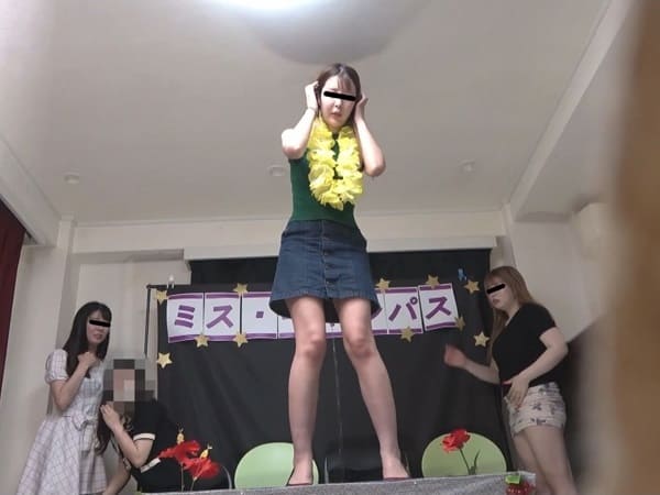 女子大生がオシッコお漏らし